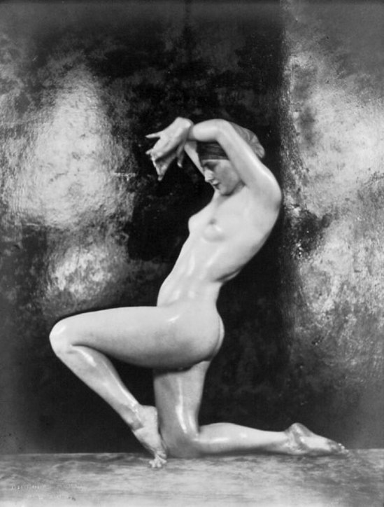 Nickolas Muray. Nude female dancer (Martha Lorber) 1925. Via liveauctioneers