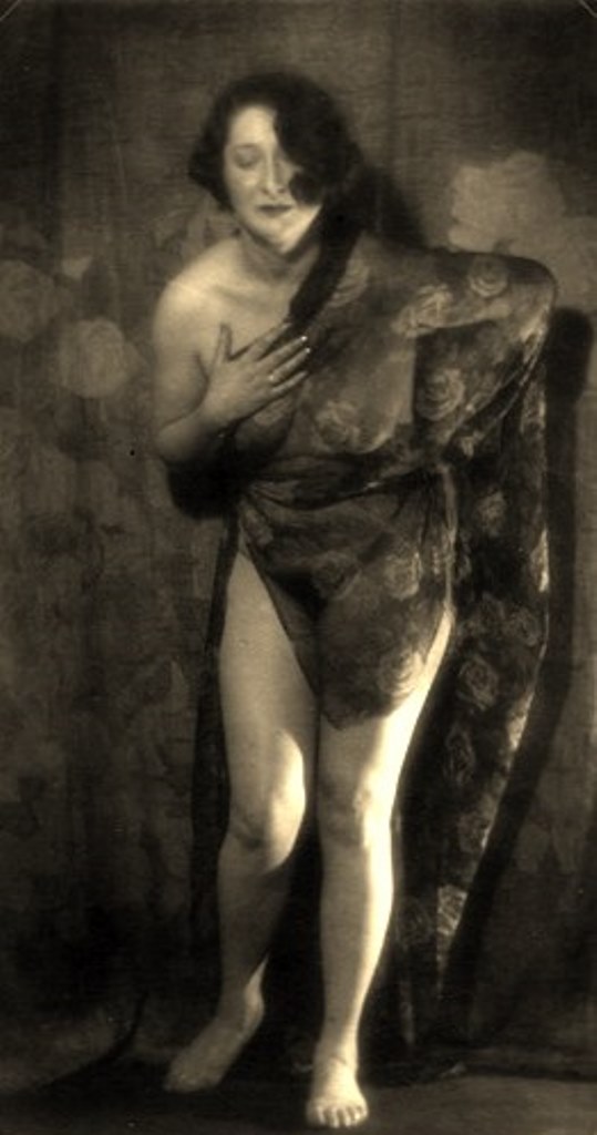 Alexander Grinberg. Nu 1915-1920 Via russianphotographs.jpg2