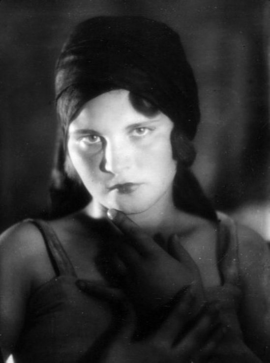 Alexander Grinberg2. Portrait 1920. Via russianphotographs.net