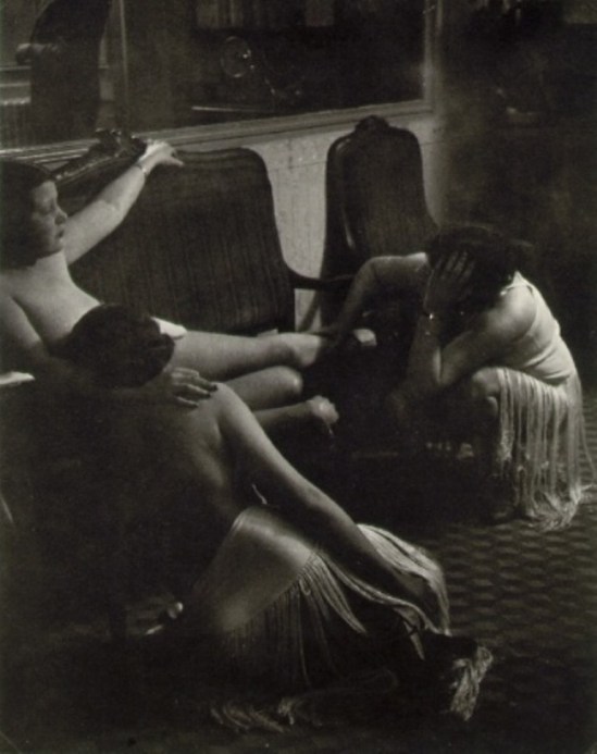 Brassai. Chez 'Suzy' 1932-33. Via mastersofphotography