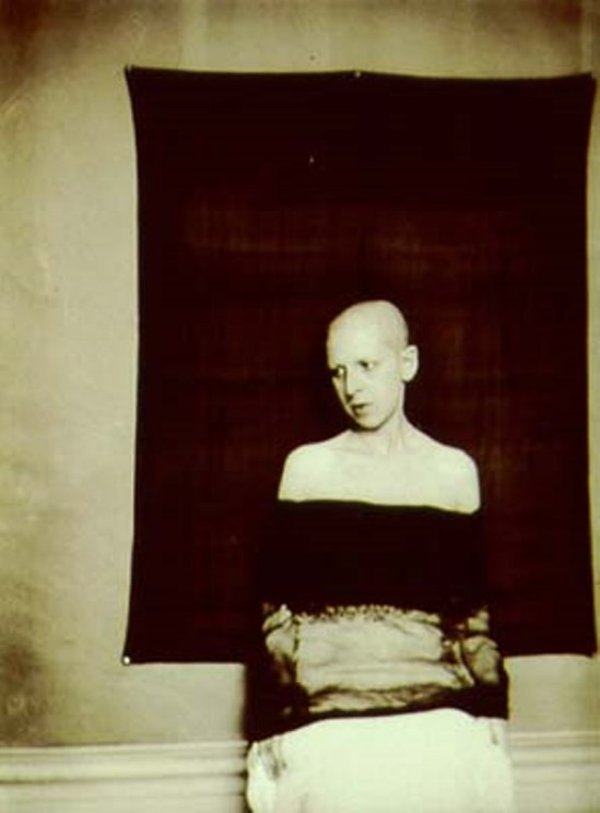 Claude Cahun, Self-portrait, 1921. Via theredlist