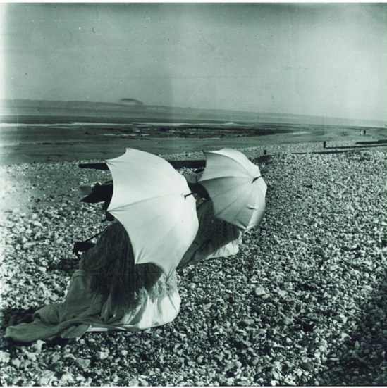 Edouard Vuillard - The two sunshades, 1902. Gelatin silver prin®ARS