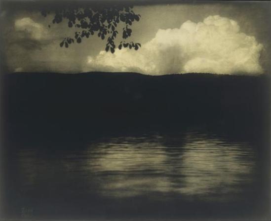 Edward Steichen. Le grand nuage blanc, Lake George 1903. Rmn