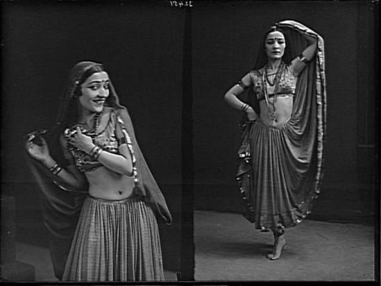 François Antoine Vizzanova. Mlle Cosilka-Vrandja en danseuse 1926. Via RMN