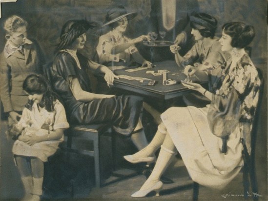 Lejaren-à-Hiller-Illustration-for-'Cosmopolitan'-magazine-painting-artwork-print Via retro-vintage-photography.