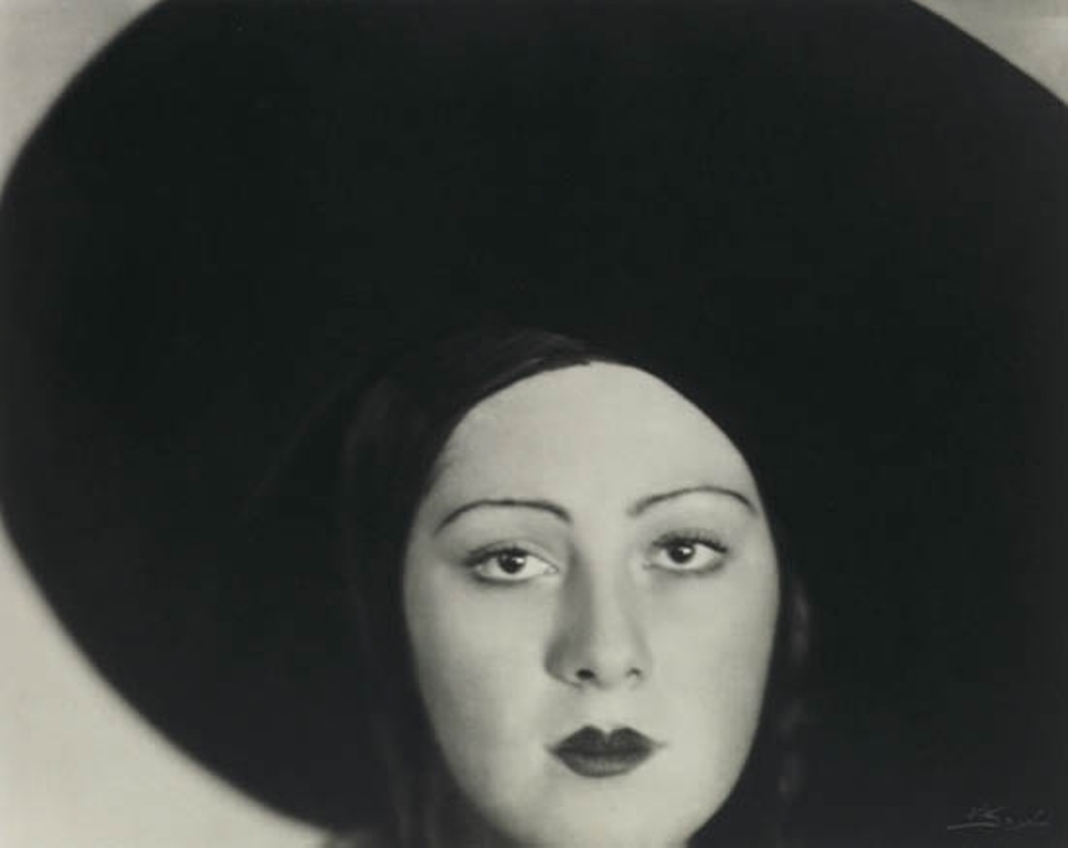 Lotte Jacobi. Head of a dancer 1928-1938. Via mutualart
