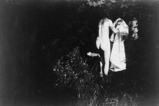 Pierre Bonnard. entre 1900 et 1901 Fonds Pierre Bonnard Jardin de Montval. Marthe .RMN