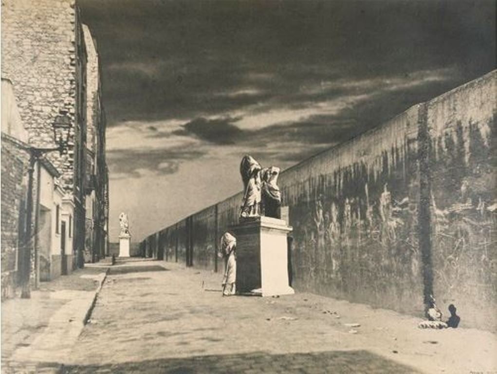Raoul Ubac. La rue derrière la gare 1936. Via RMN
