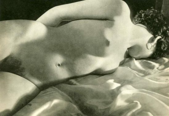 Richard Levy Errell. Akt 1930 Via liveauctioneers