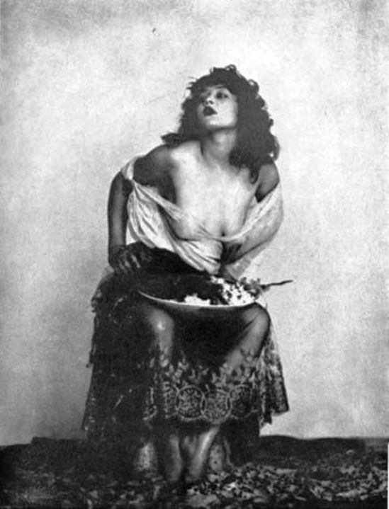 William Mortensen. Salomé. Via historicalzg