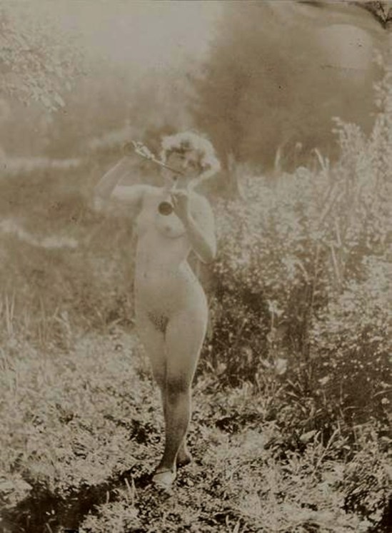 Alphonse Marie Mucha. Untitled (Study of nudes) 1910 Via mutualart