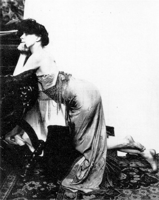 Alphonse Marie Mucha3. Model posing in Mucha's studio rue du Val de Grâce  Via muchafoundation