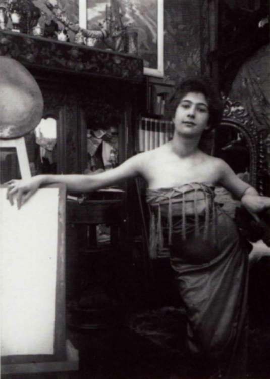 Alphonse Marie Mucha8. Model posing in Mucha's studio rue du Val de Grâce 1900 Via muchafoundation