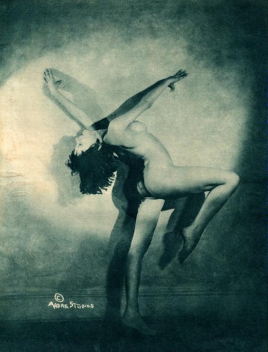 André Studios. Shura Rulowa années 1920 Via historicalzg