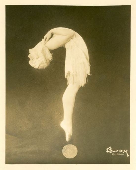 Bloom. Harriet Hoctor 1920-1930 Via historicalzg