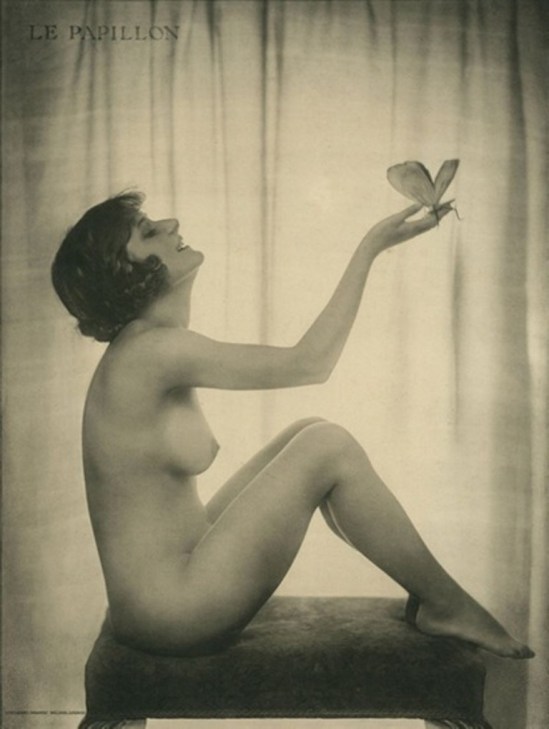 Dorothy Wilding. Le papillon années 1920 Via mutualart