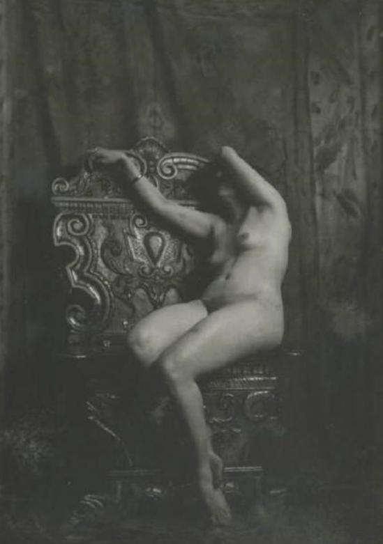 Emilio Sommariva21. Nu féminin 1916-1924 Via lombardiabenicultura