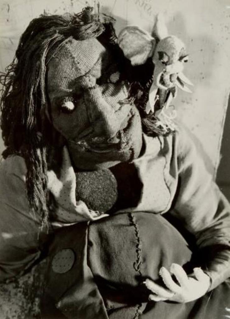 Lucien Clergue. Poupée de Martha Kuhn-Weber 1964Via drouot