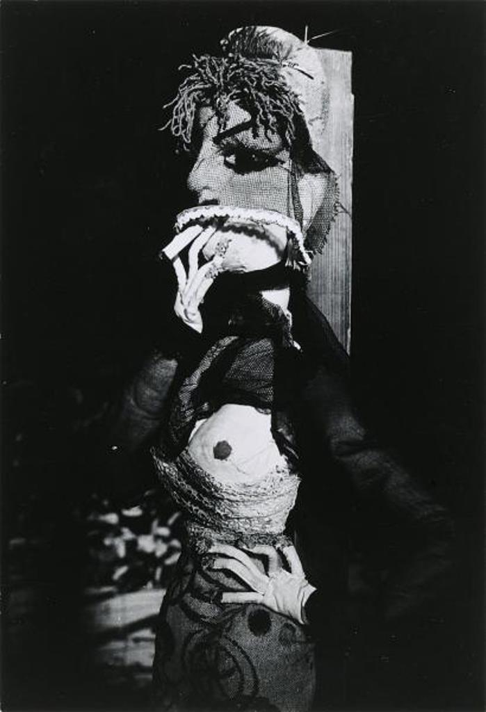 Lucien Clergue. Poupées de Martha Kuhn-Weber 1960 Via drouot