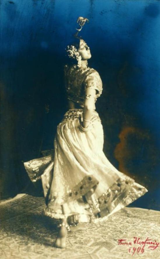 Aura Hartwig. Ruth St. Denis in Radha. (1906)  Via nypl.jpg