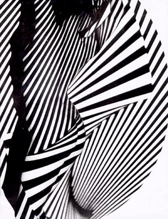 Photographe inconnu1. Abstract Chinese nude study early 1970 Via sakura-do