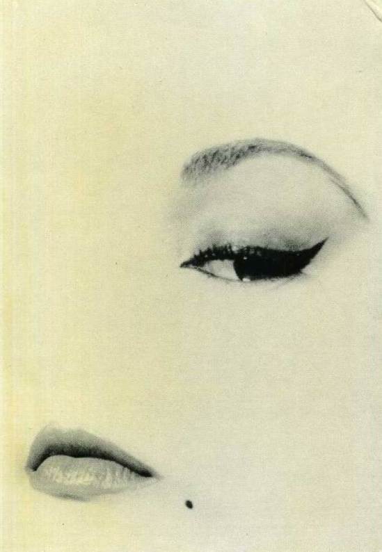 Erwin Blumenfeld. Oeil de biche 1950 Via delcampe.net