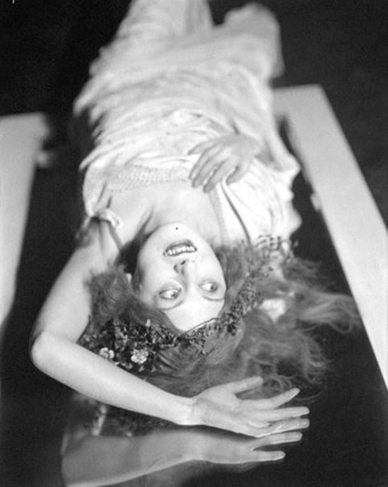 Francis Bruguière. Rosalinde Fuller 1923 Via historicalzg