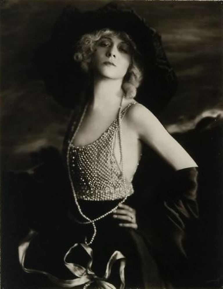 Orval Hixon. Pearl Harper 1921 Via historicalzg