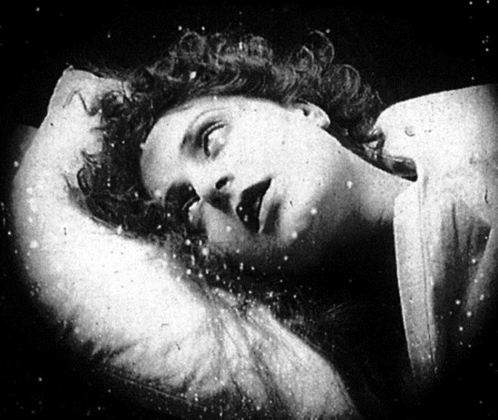 Pina Menichelli in "Storia di una donna" directed by Eugenio Perego 1920