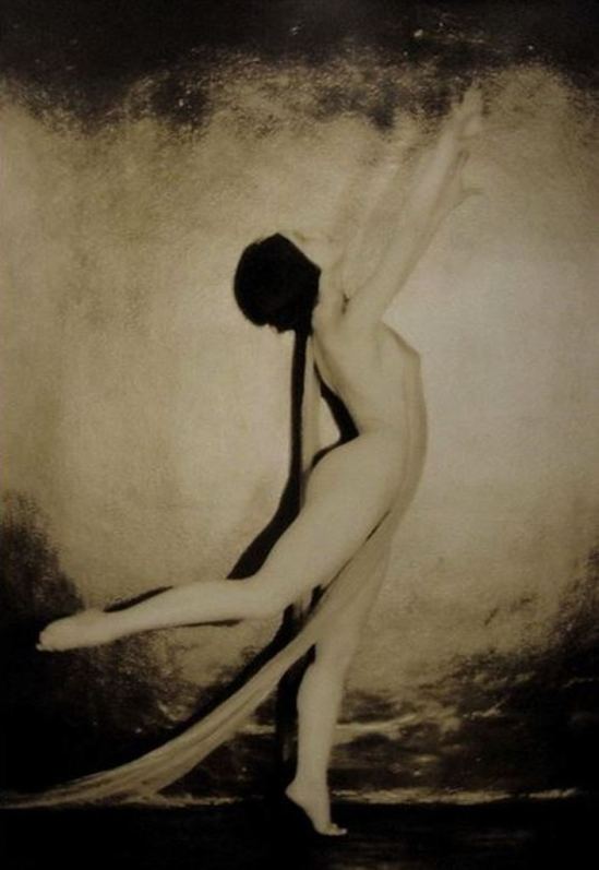 Edwin Bower Hesser. Desha Delteil Via historicalzg