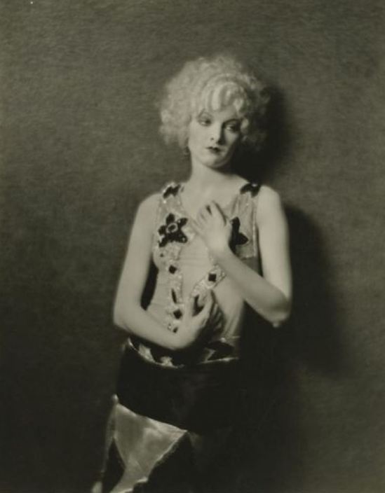 Myrna Loy 11Via fanpix