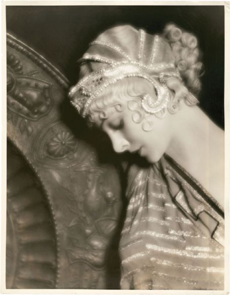 Myrna Loy 2Via fanpix