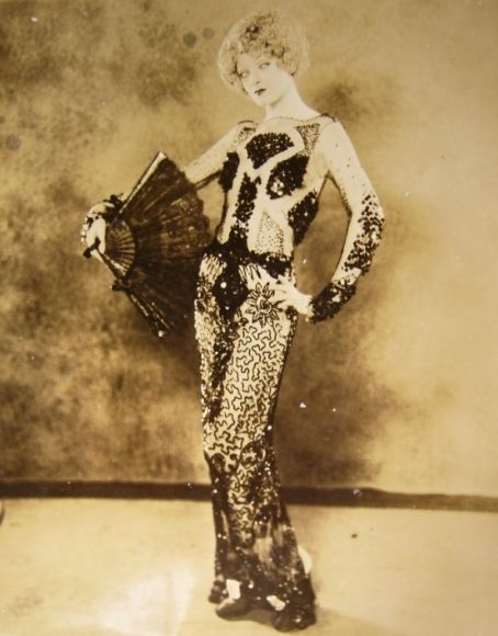 Myrna Loy 8Via fanpix