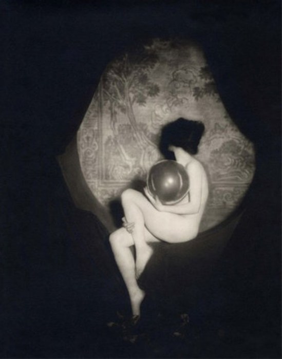 Alfred Cheney Johnston. Dorothy Dickson on stage 1926 Via artnet