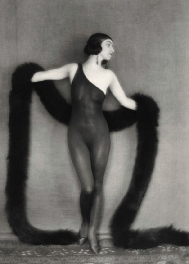 Emil Otto Hoppé. Florence Normand 1920 Via artnet