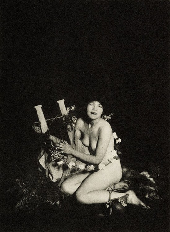 Lejaren à Hiller. The morning wind 1915. Via artofphotogravure