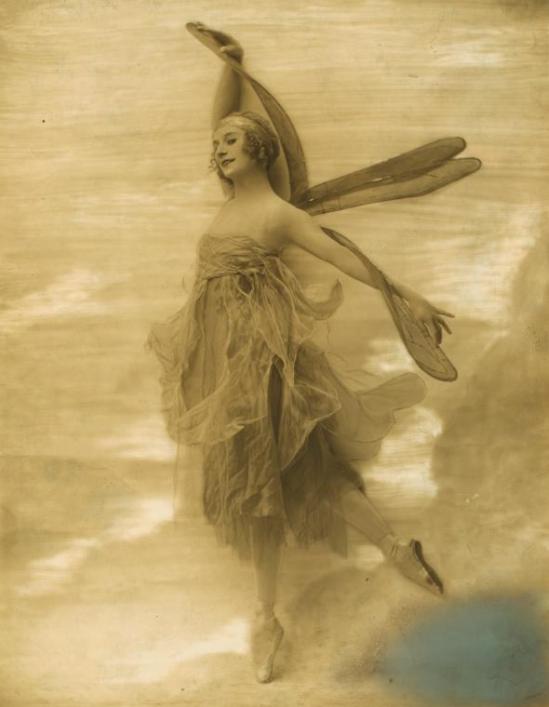 ®Ira Lawrence. Anna Pavlova in Dragon Fly 1914. Via nypl