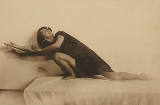 Franz Löwy. Dancer Bertl Komauer vers 1924. Via arnet