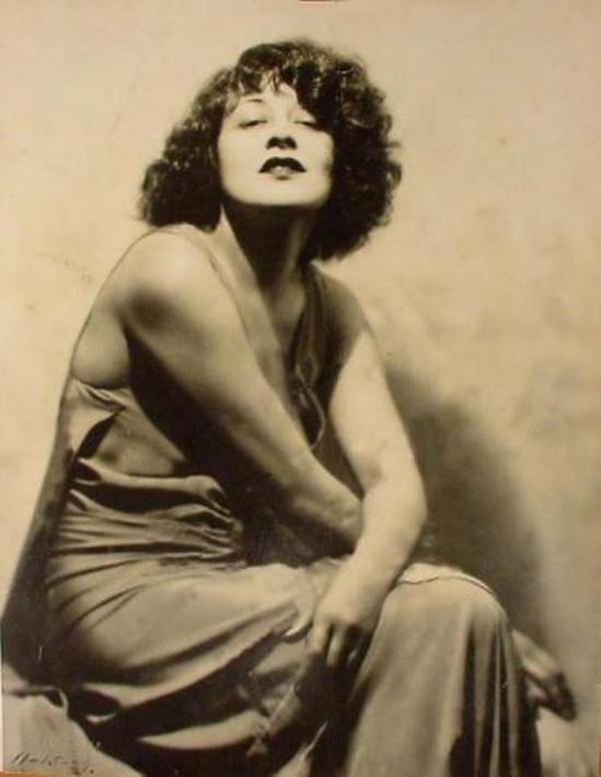 Hal Phyfe. Portrait de l'actrice Lenore Ulric. Via broadwaycassedu