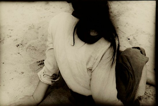 Kiyoshi Suzuki. Ajima on the sands, Pusan1986. Vintage gelatin silver print ©Yoko Suzuki