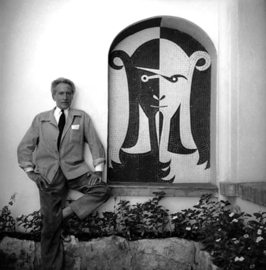 Michel Sima. Jean Cocteau dans la villa Sospir à Saint-Jean-Cap Ferrat 1955. Via muséecocteau