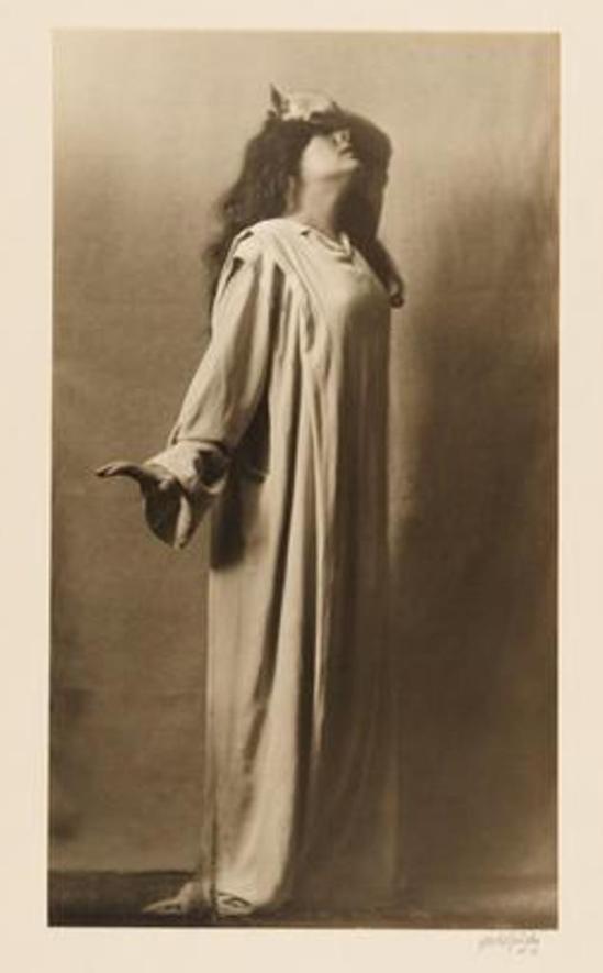 Arnold Genthe. Julia Marlowe as Lady Macbeth in Macbeth 1911-1913. Via mcny