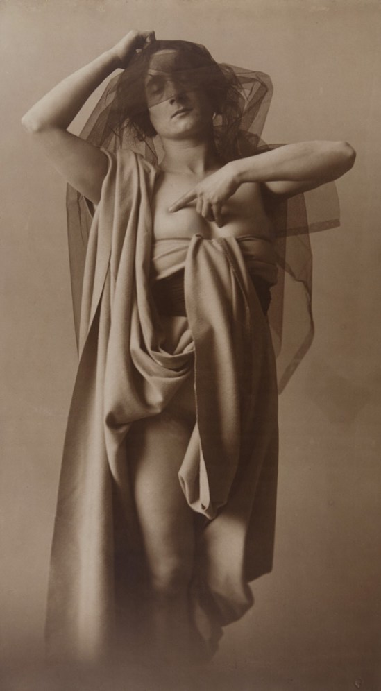 © Hereus de Joan Vilatobà.Sense títol, circa 1904-1905. Via loeildelaphotographie