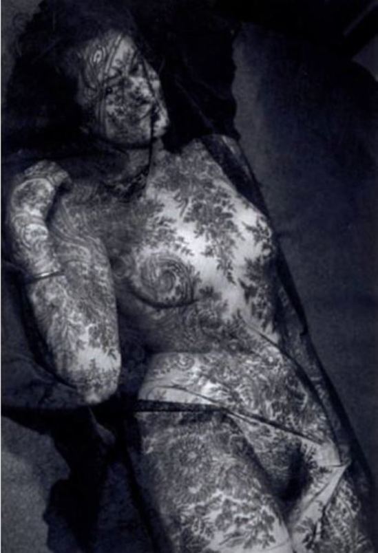 Emiel van Moerkerken. Femme à la dentelle 1945. Via pba auction