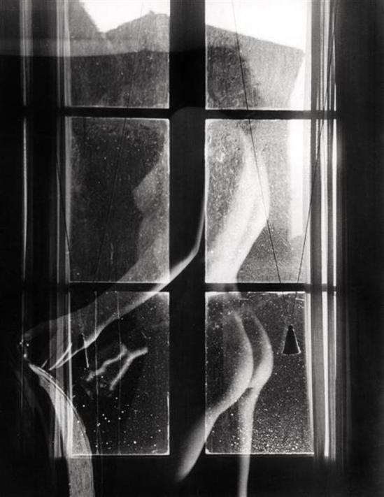 Giuseppe Vannucci-Zauli. Nu féminin et fenêtre en surimpression 1950-1959. Via rmn