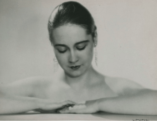 Lipnitski. Femme aux yeux baissés 1930. Via yannlemouel