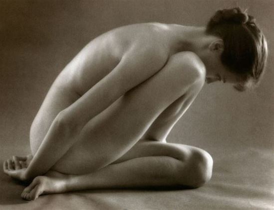 Ruth Bernhard. Folding 1943. Via artnet
