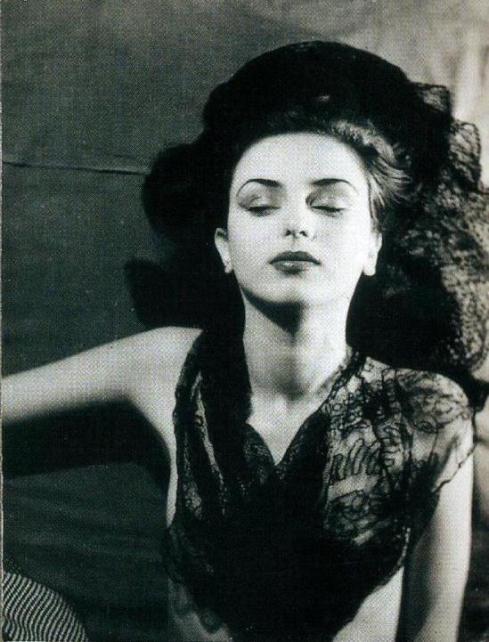 Jacques-Henri Lartigue. Florette, Paris 1944. Scan de Lartigue, l’album d’une vie. ®Centre Pompidou, Editions du Seuil 2003 (3)