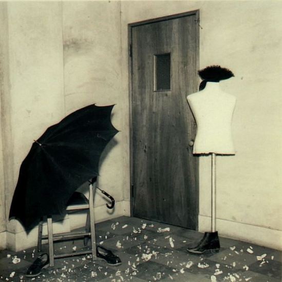 Kansuke Yamamoto. It is Raining in Town1956 This series was published in the VOU n.59 1958. ©Toshio Yamamoto