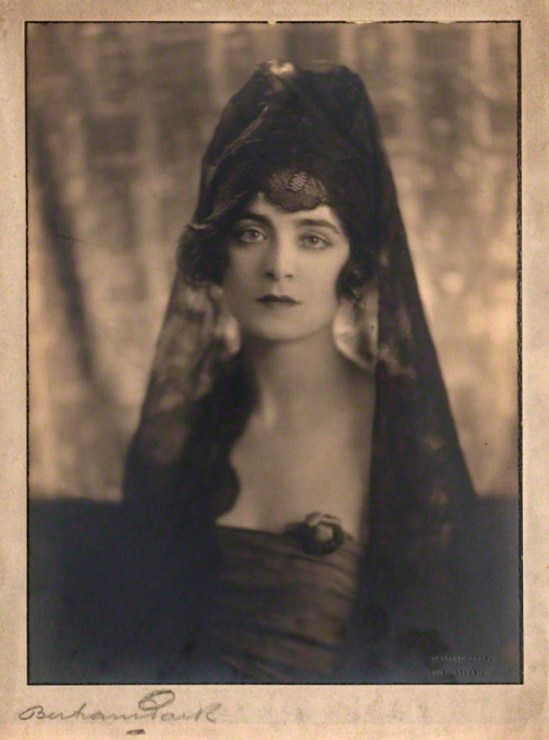 Bertram Park. Harriet Cohen 1920. Via npg